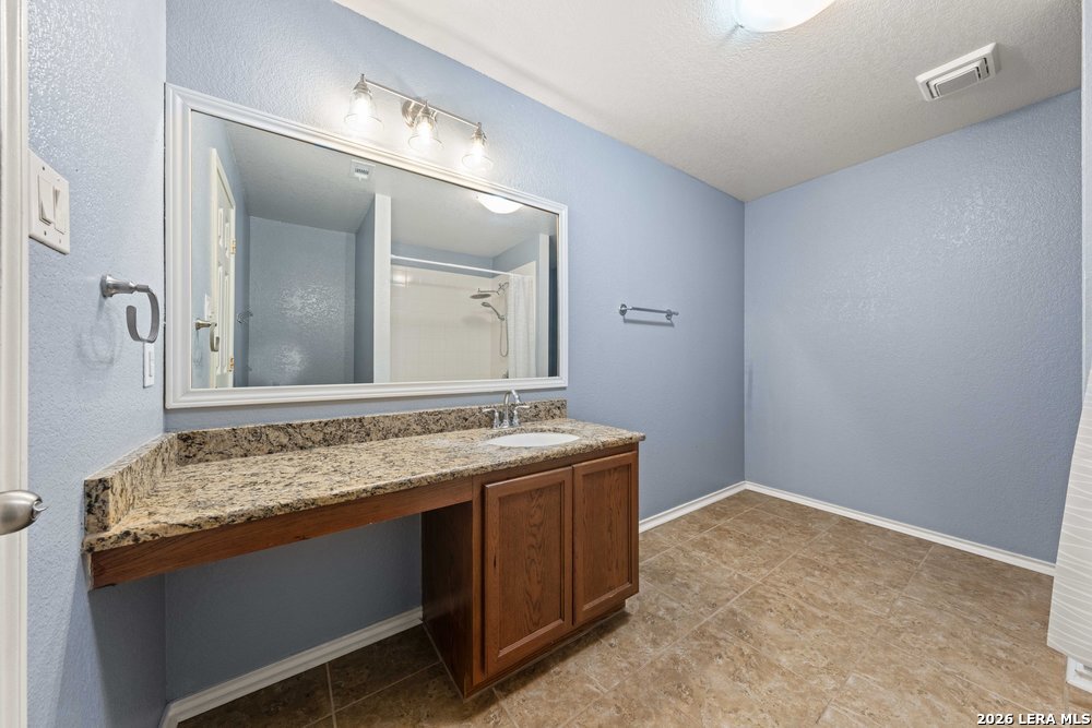 915 Ridingate Farm San Antonio, TX 78228 - Photo 18 of 38