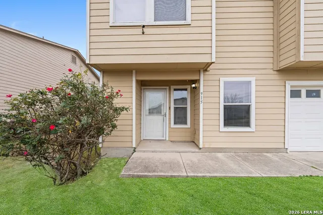 $2,000 | 915 Ridingate Farm, San Antonio, TX 78228