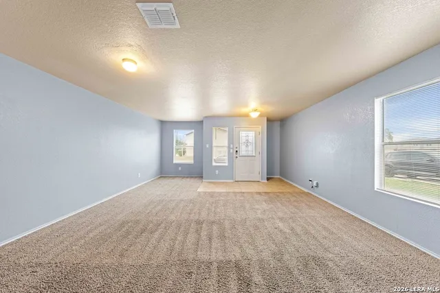 $2,000 | 915 Ridingate Farm, San Antonio, TX 78228