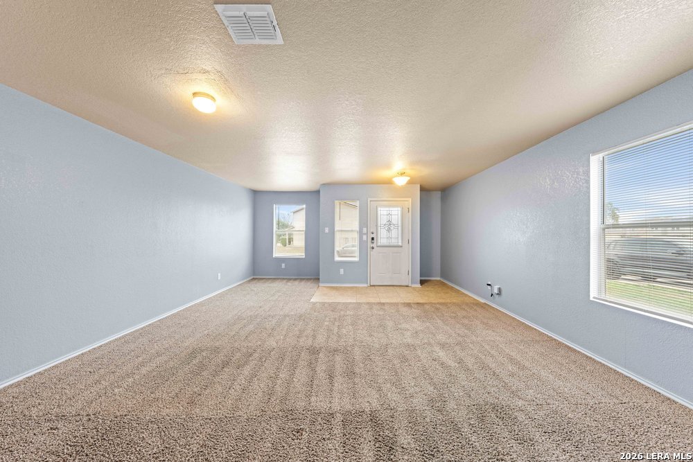 915 Ridingate Farm San Antonio, TX 78228 - Photo 5 of 38