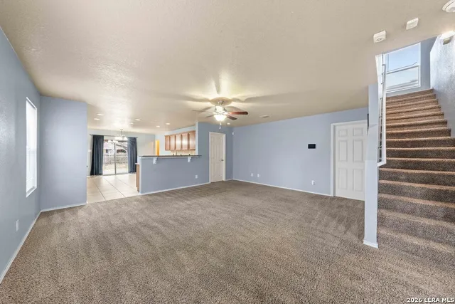 $2,000 | 915 Ridingate Farm, San Antonio, TX 78228