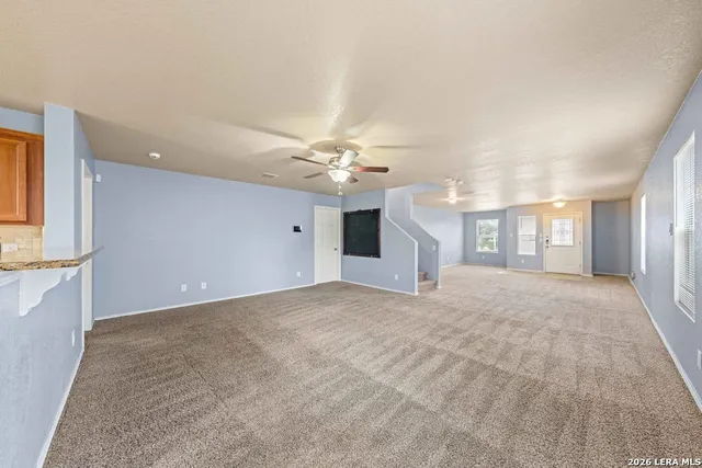 $2,000 | 915 Ridingate Farm, San Antonio, TX 78228