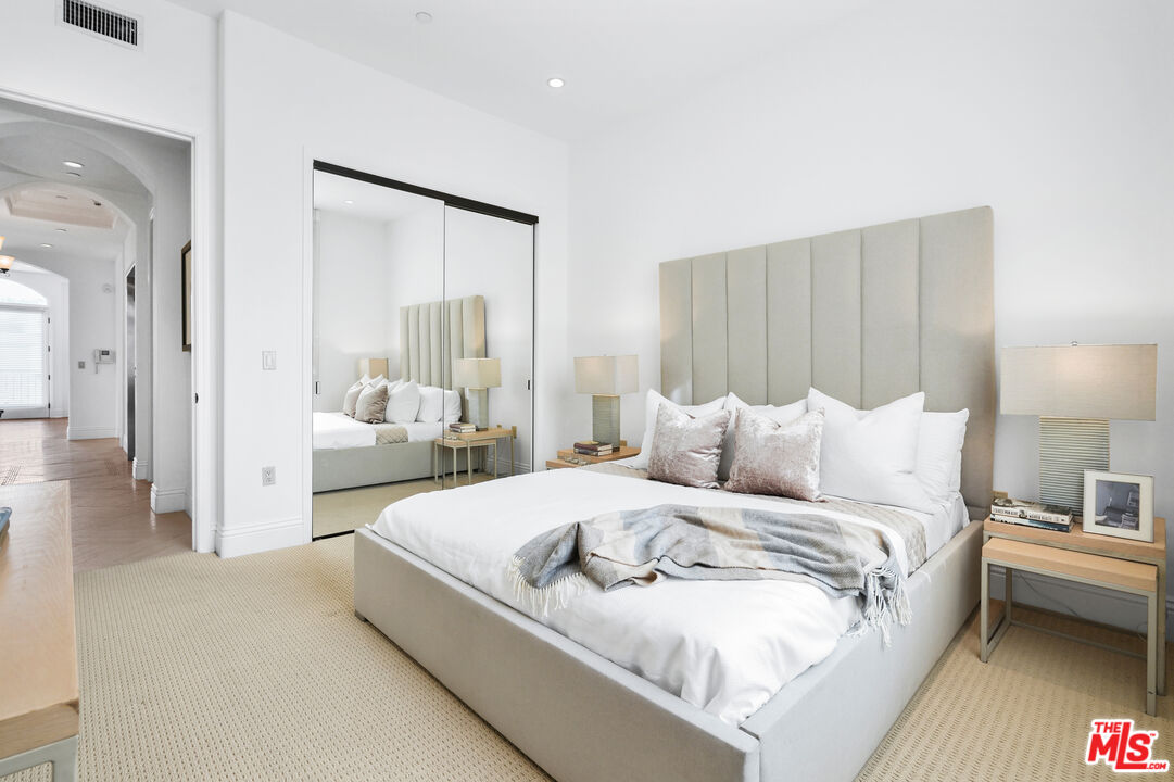 420 South Hamel Road, Unit PH1 Los Angeles, CA 90048 - Photo 23 of 30