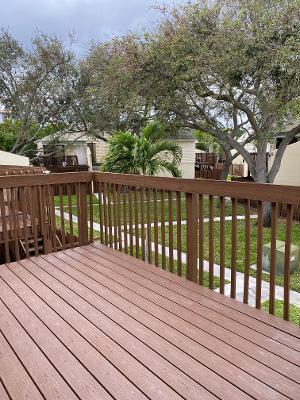 645 Executive Center Drive, Unit R202 West Palm Beach, FL 33401 - Photo 18 of 21 PATIO UPSTAIRS