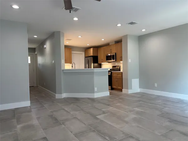 $1,950 | 7205 Aldea Drive, Unit A, Austin, TX 78745