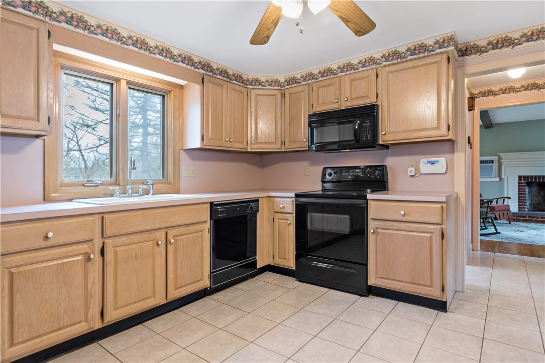 5 Echo Farm Drive Bristol, RI 02809 - Photo 10 of 41