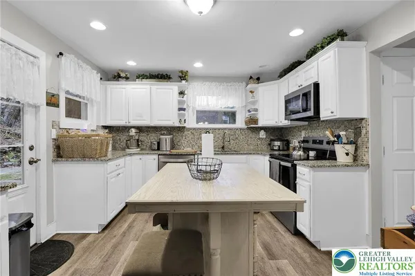 $269,900 | 2042 Highway 92, Pittston, PA 18643