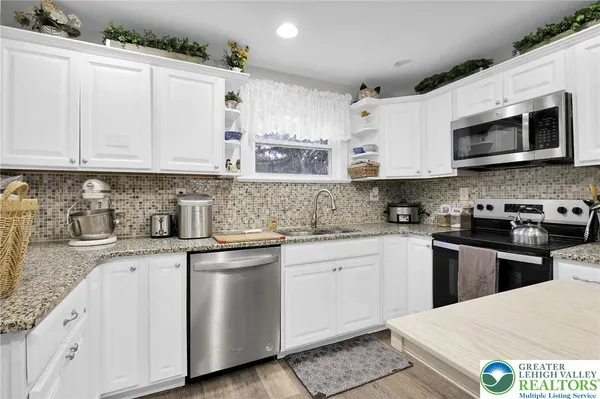 $269,900 | 2042 Highway 92, Pittston, PA 18643