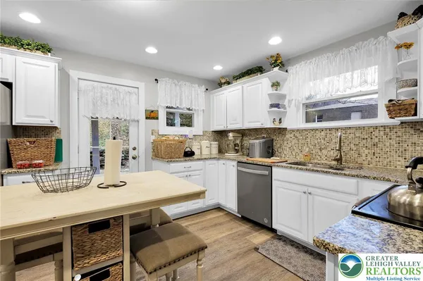 $269,900 | 2042 Highway 92, Pittston, PA 18643