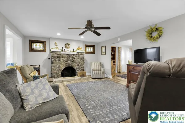 $269,900 | 2042 Highway 92, Pittston, PA 18643