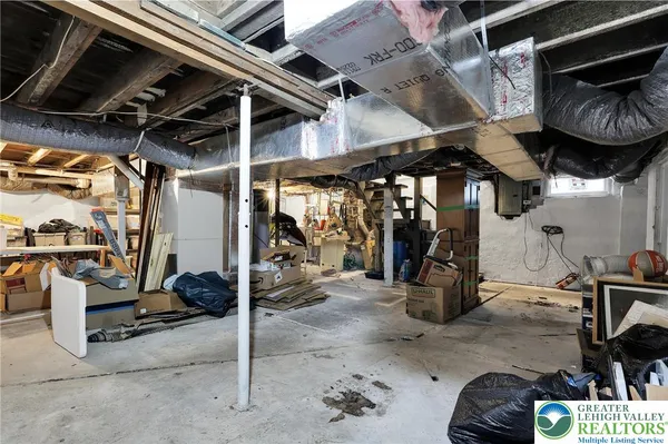 $269,900 | 2042 Highway 92, Pittston, PA 18643