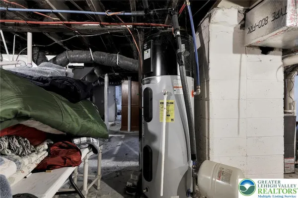 $269,900 | 2042 Highway 92, Pittston, PA 18643