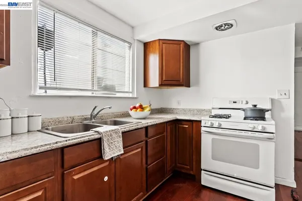 $1,300,000 | 812 Lisbon Avenue, Oakland, CA 94601