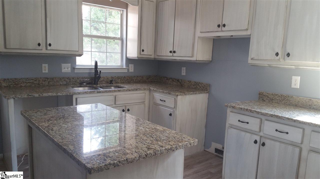 14 Haley Court Greenville, SC 29607 - Photo 5 of 10 Gallery Image 5