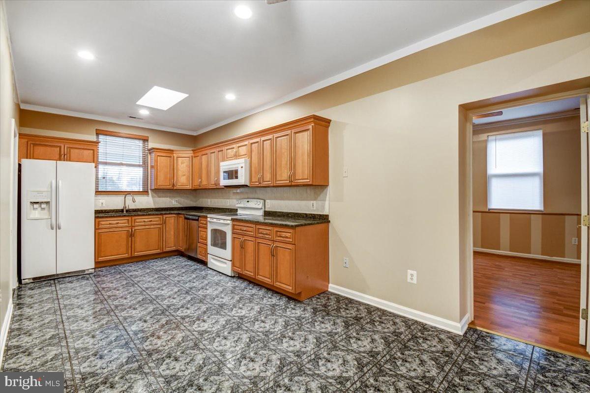 Large rancher 2123 sq. feet, rebuilt in 2005