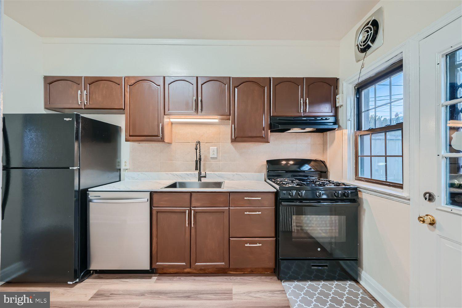 1614 Shadyside Road Baltimore, MD 21218 - Photo 4 of 16 Gallery Image 4