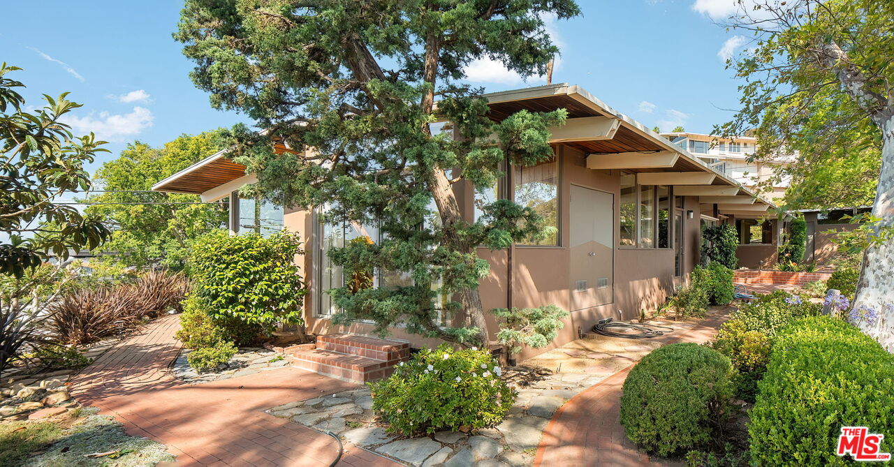 1500 North Tigertail Road Los Angeles, CA 90049 - Photo 8 of 55 Gallery Image 8