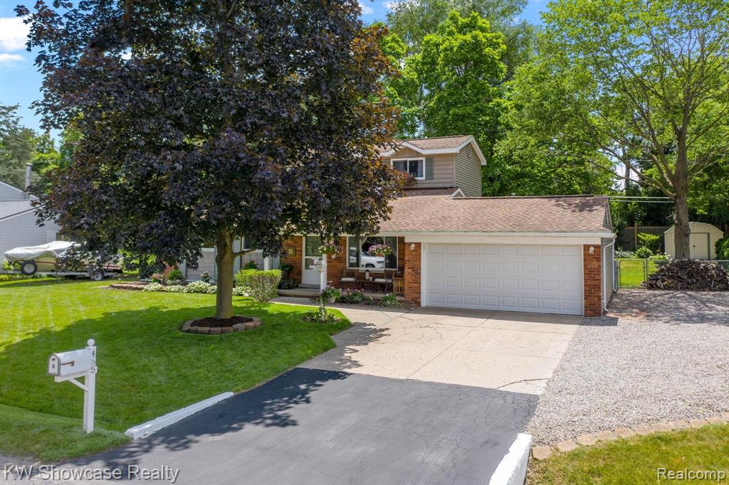 465 Penny Lake Road Wolverine Lake, MI 48390 - Photo 5 of 52