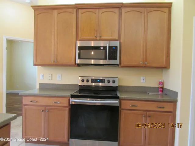 $2,400 | 1882 Woodfield Circle, Melbourne, FL 32904