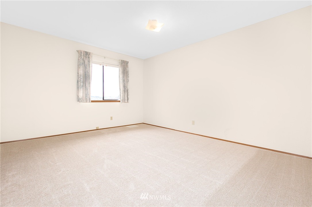 12606 Military Road South Burien, WA 98168 - Photo 14 of 25 Gallery Image 14