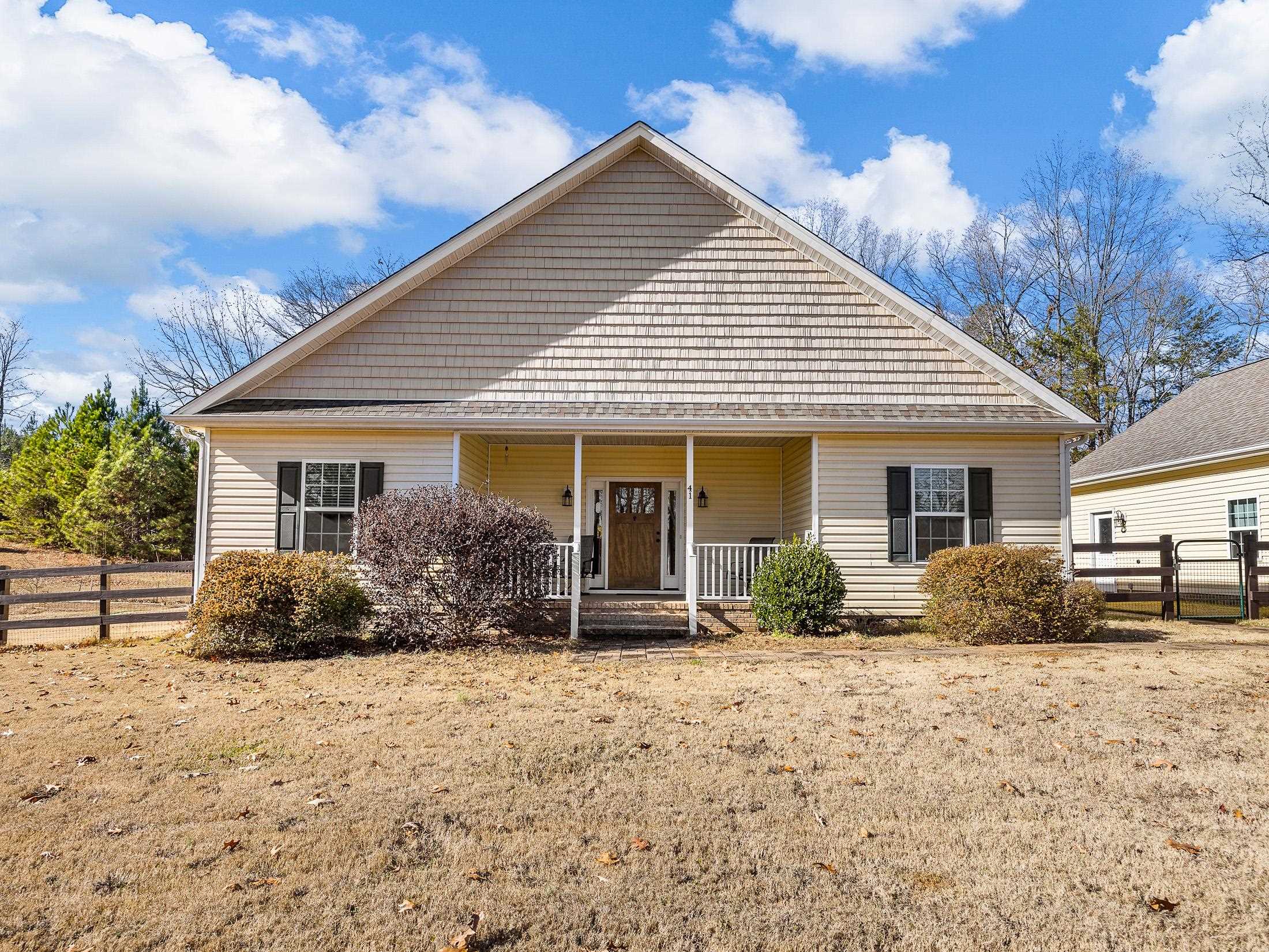 41 Ridings Road Campobello, SC 29322 - Photo 3 of 36