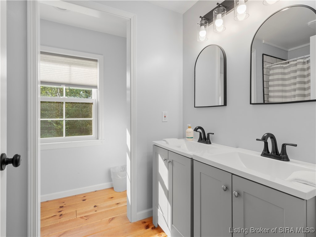 2723 South Lively Road English, IN 47118 - Photo 25 of 38 Upper Lvl Full Bath w/Dbl Vanities