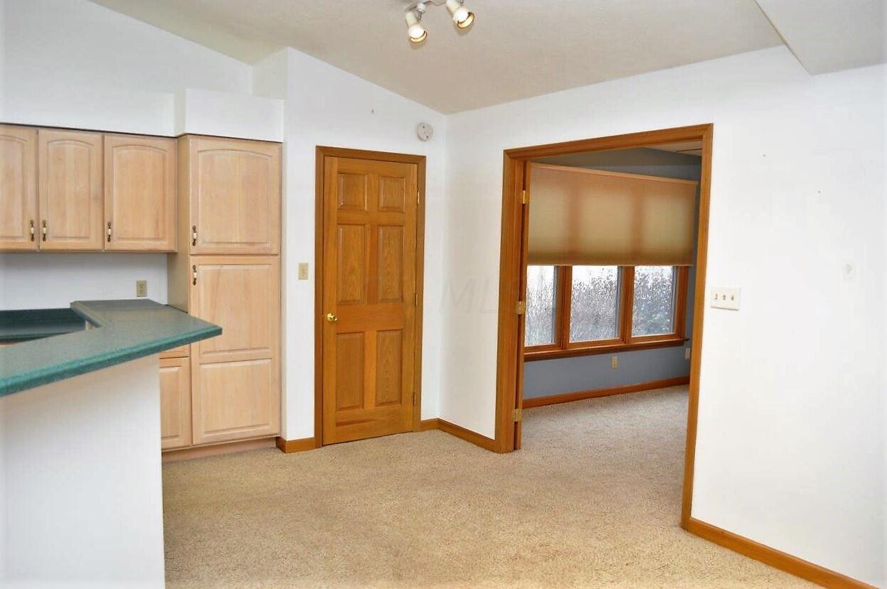 271 Holder Road Baltimore, OH 43105 - Photo 16 of 66 Eating Space - 271 Holder Road NW, Baltimore, OH 43105