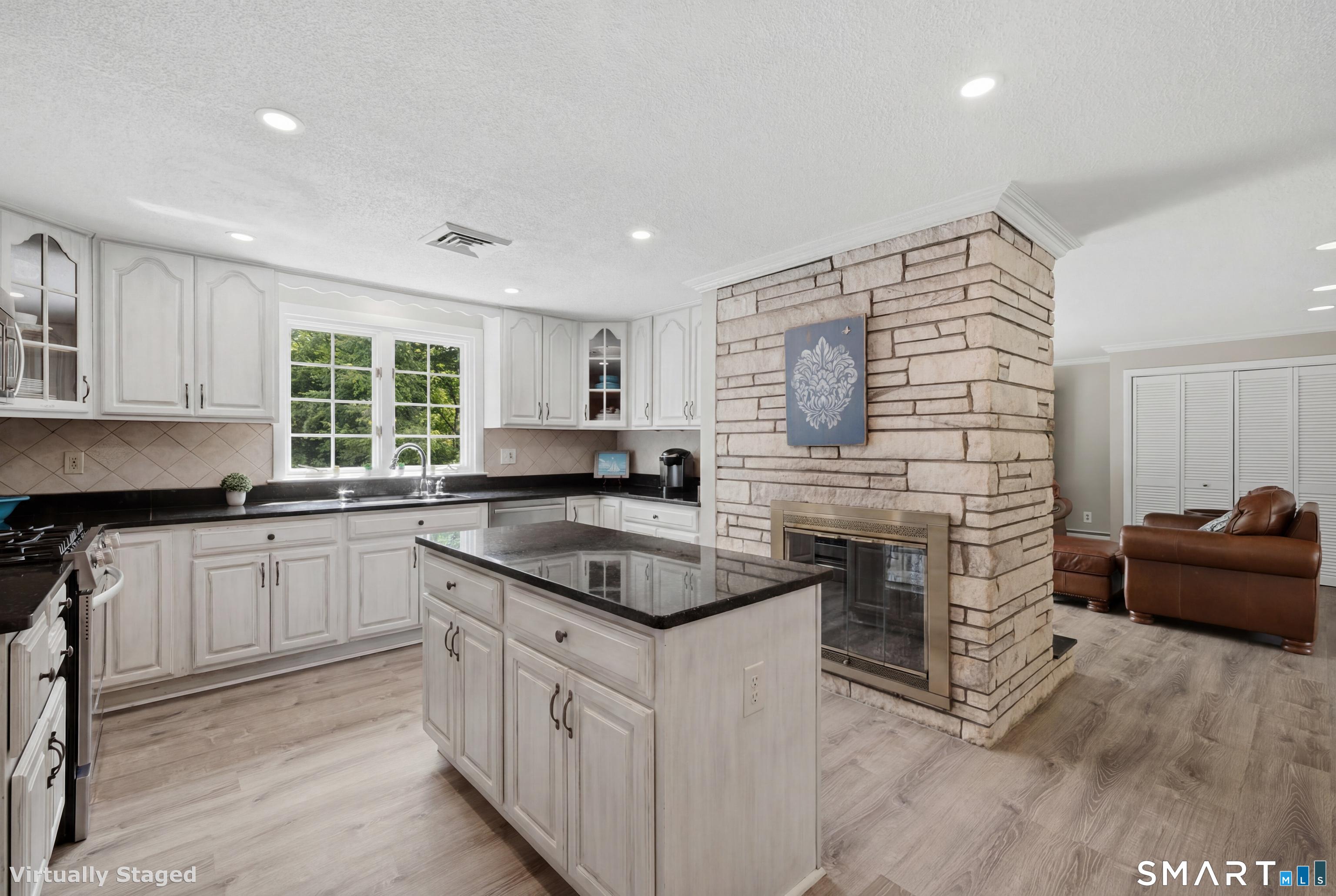 36 Willowbrook Road West Hartford, CT 06107 - Photo 7 of 38