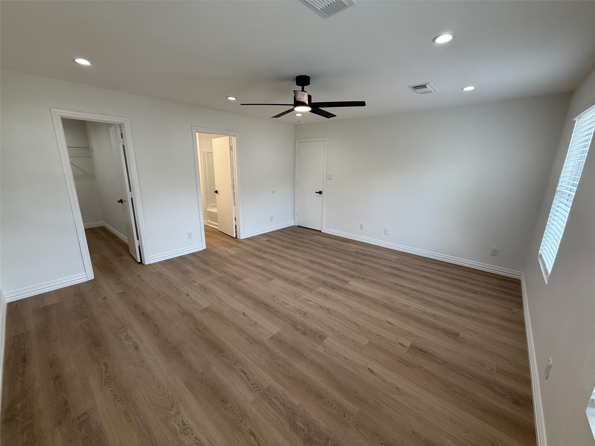 24010 Perkins Road Porter, TX 77365 - Photo 14 of 30 Primary Bedroom