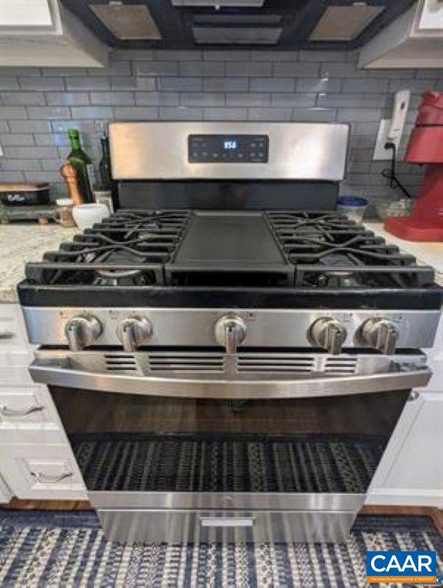 4489 Campbell Road Troy, VA 22974 - Photo 8 of 33 a close view of stove top oven