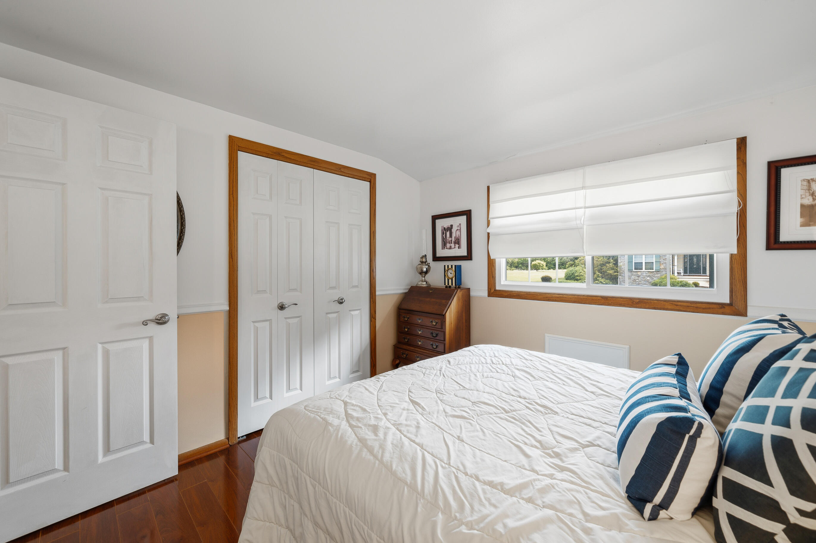 262 Castle Terrace Avenue Fontana, WI 53125 - Photo 22 of 38 Bed 3 Main Level