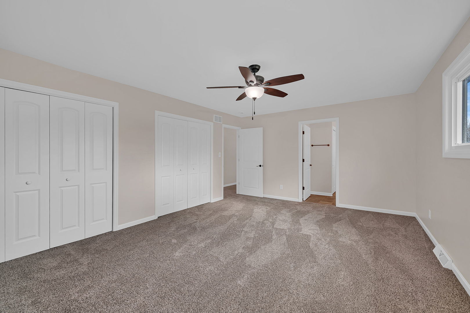 2380 Chestnut Lane Morris, IL 60450 - Photo 26 of 43 a view of an empty room with a window