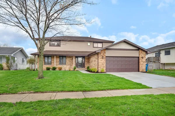 $395,000 | 2380 Chestnut Lane, Morris, IL 60450