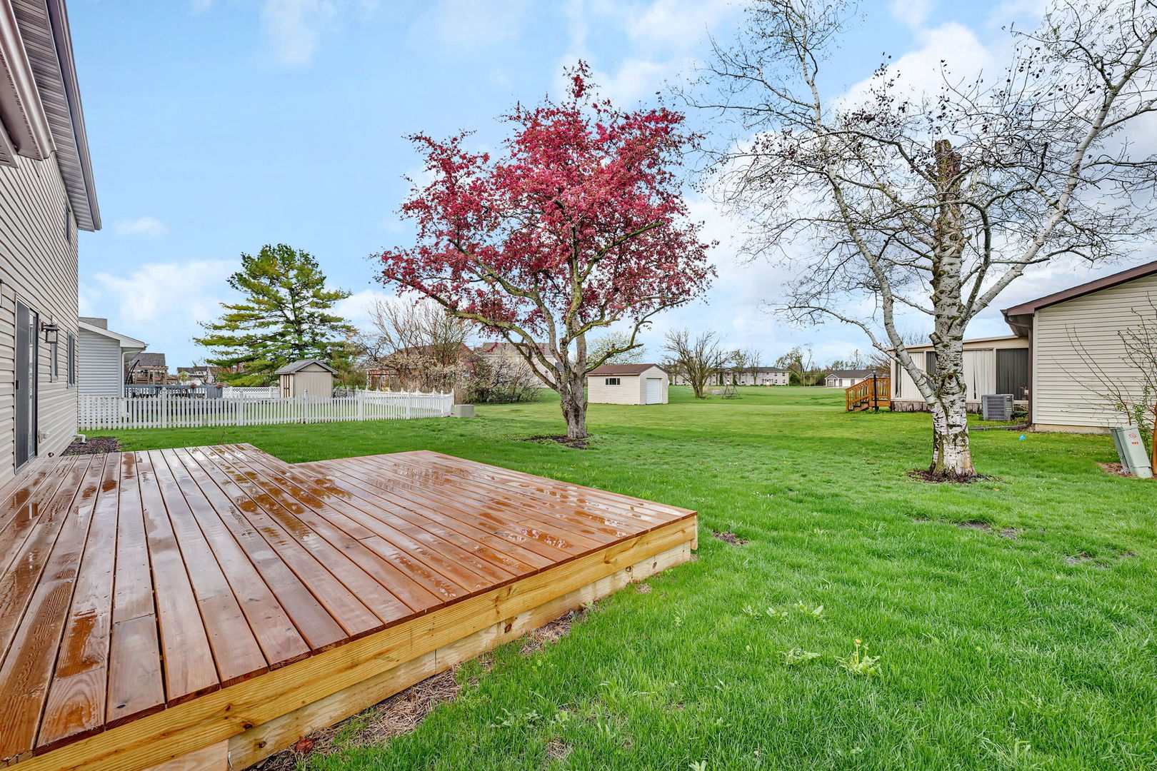 2380 Chestnut Lane Morris, IL 60450 - Photo 38 of 43 a view of backyard with sitting area