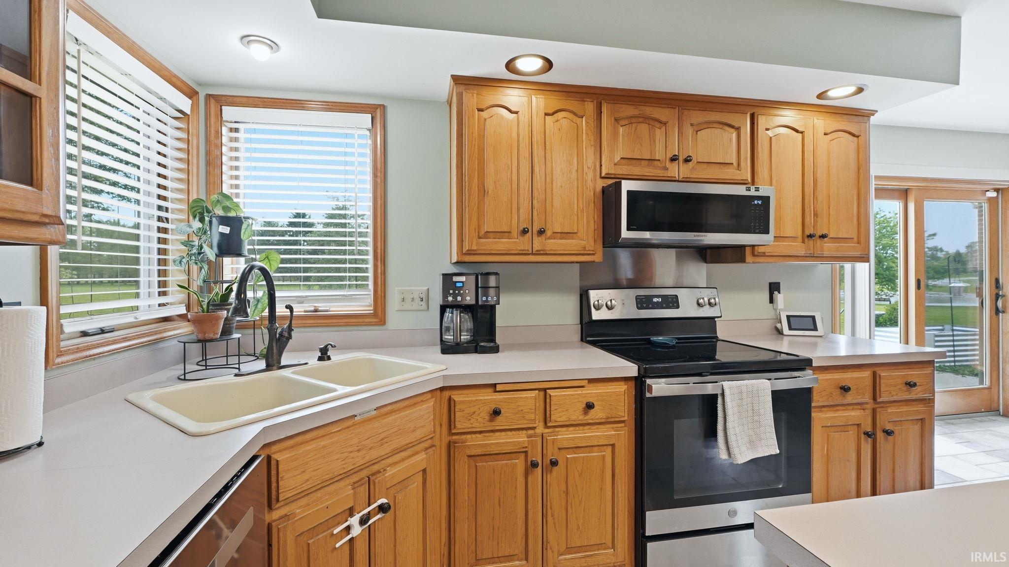 921 Autumn Ridge Lane Fort Wayne, IN 46804 - Photo 14 of 36 Gallery Image 14