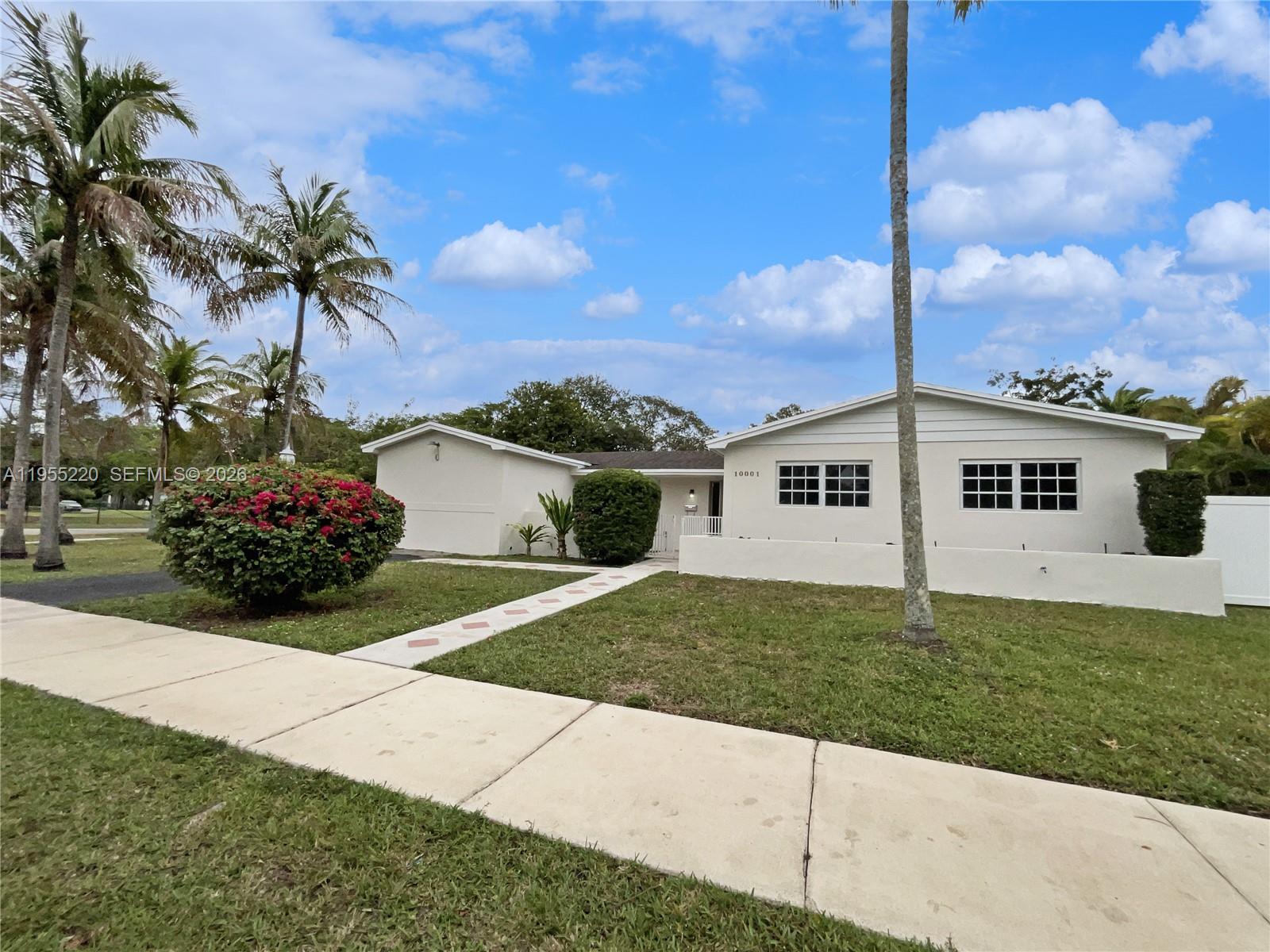 10001 Southwest 99th Avenue Miami, FL 33176 - Photo 1 of 22