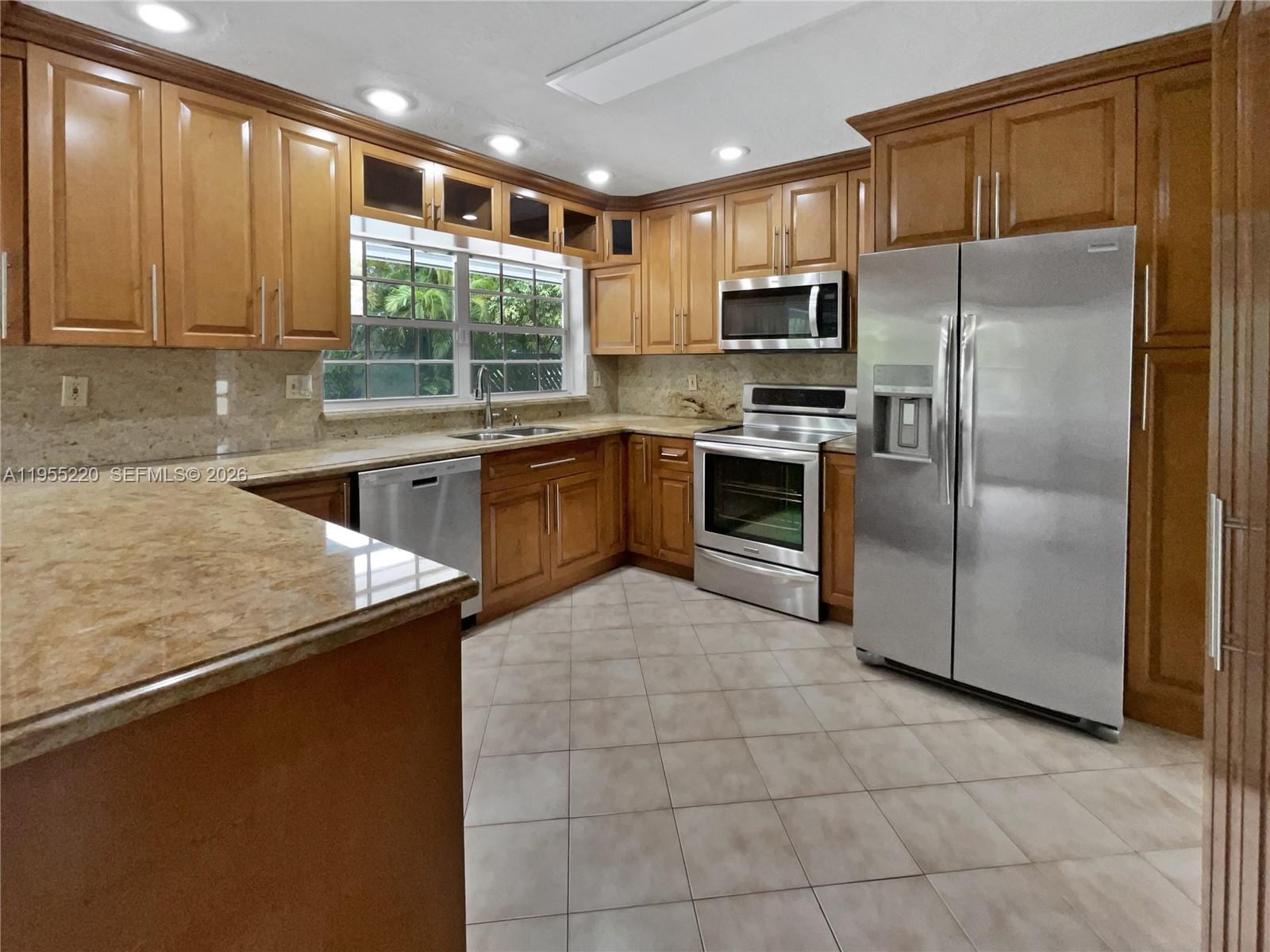 10001 Southwest 99th Avenue Miami, FL 33176 - Photo 2 of 22