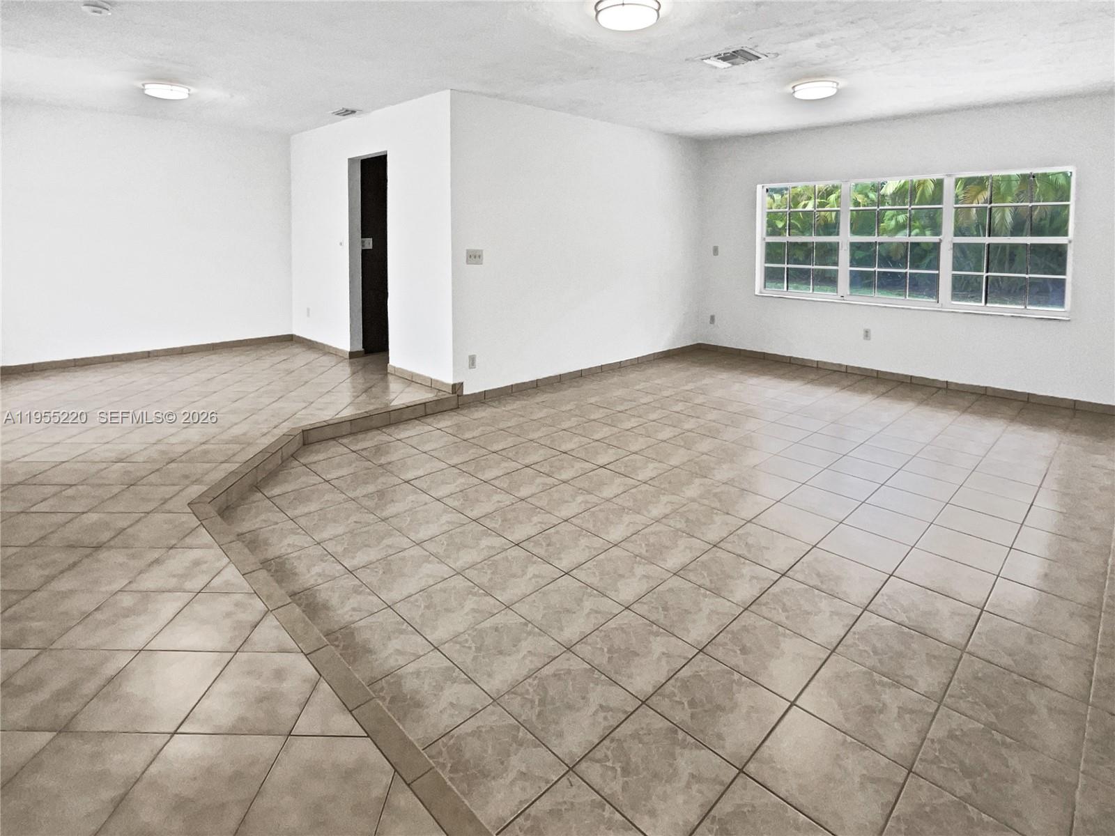 10001 Southwest 99th Avenue Miami, FL 33176 - Photo 3 of 22