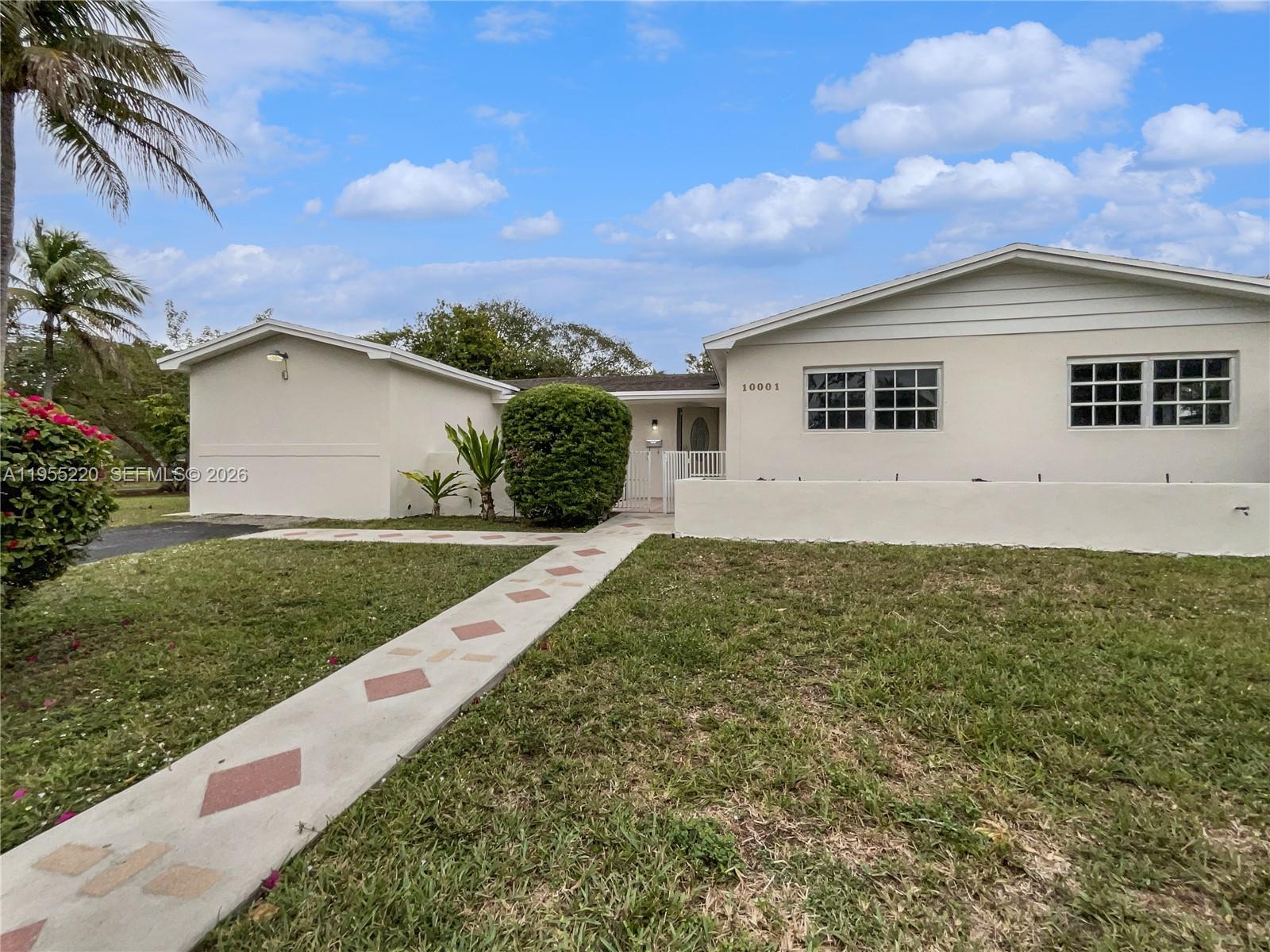 10001 Southwest 99th Avenue Miami, FL 33176 - Photo 7 of 22