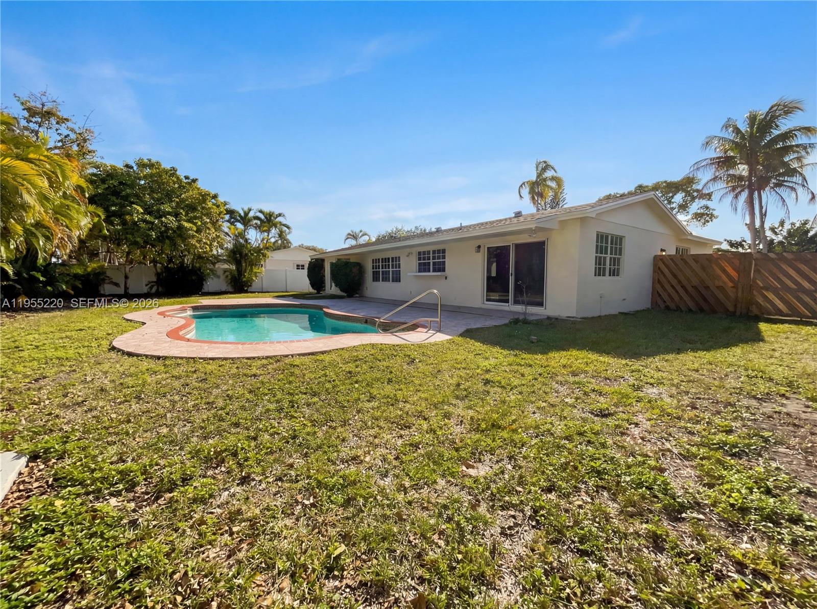 10001 Southwest 99th Avenue Miami, FL 33176 - Photo 9 of 21