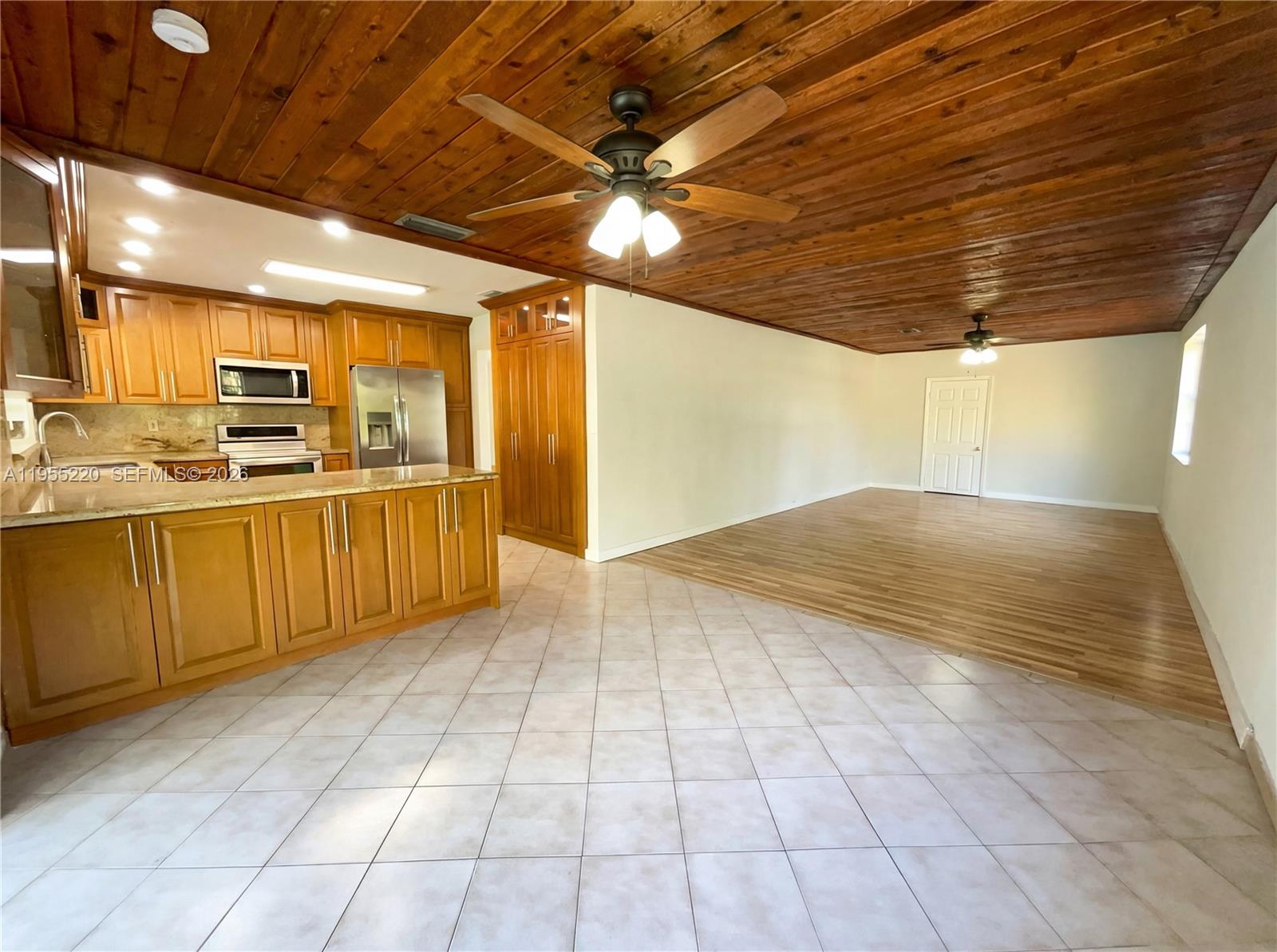 10001 Southwest 99th Avenue Miami, FL 33176 - Photo 10 of 21