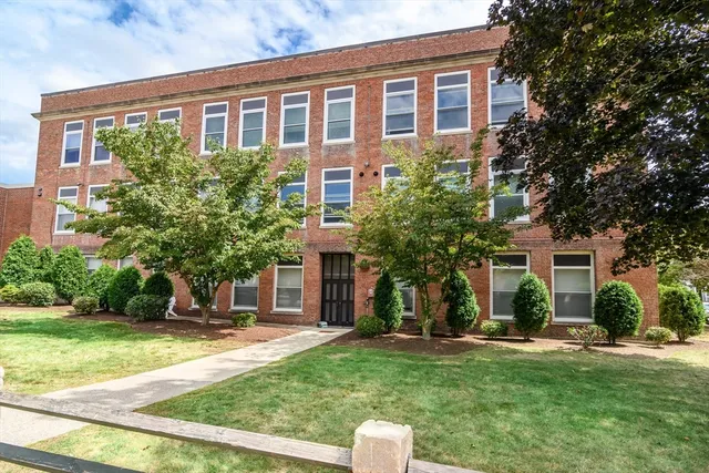 $499,900 | 948 Main Street, Unit 209, Waltham, MA 02451