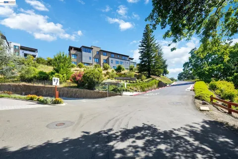 $900,000 | 80 Woodbury Highlands Place, Unit 10, Lafayette, CA 94549
