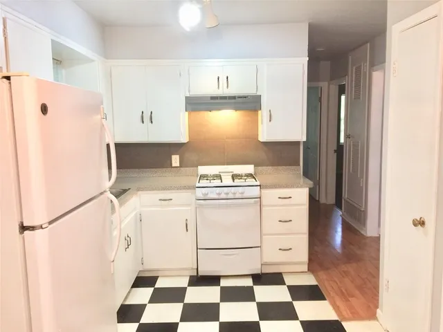 $565,000 | 2403 Sherwood Lane, Austin, TX 78704