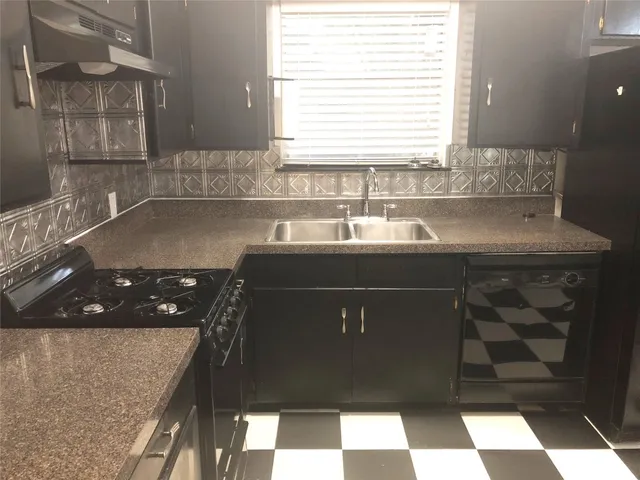 $565,000 | 2403 Sherwood Lane, Austin, TX 78704