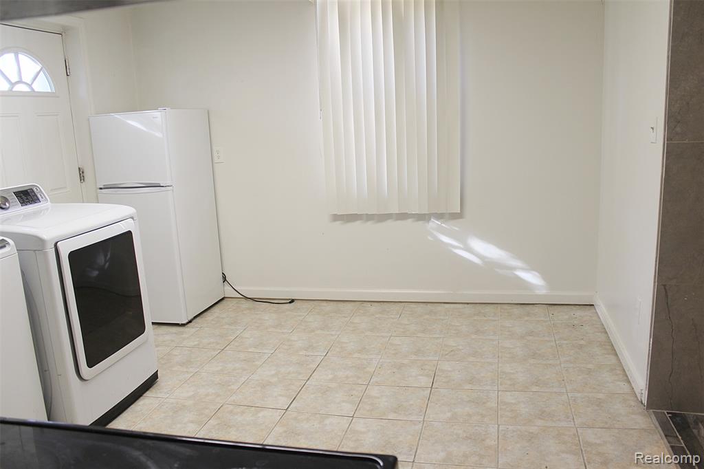43267 Utica Road Sterling Heights, MI 48314 - Photo 16 of 19