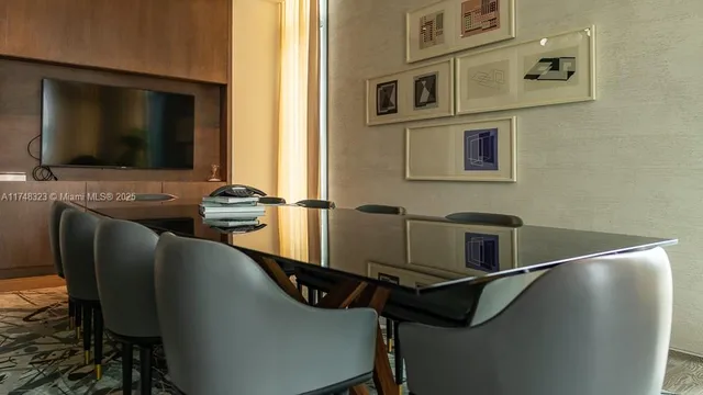 $910,000 | 650 Northeast 32nd Street, Unit 2105, Miami, FL 33137