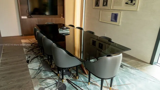 $910,000 | 650 Northeast 32nd Street, Unit 2105, Miami, FL 33137