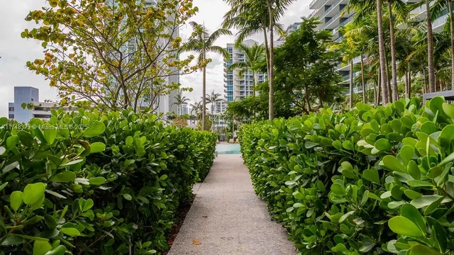 $910,000 | 650 Northeast 32nd Street, Unit 2105, Miami, FL 33137