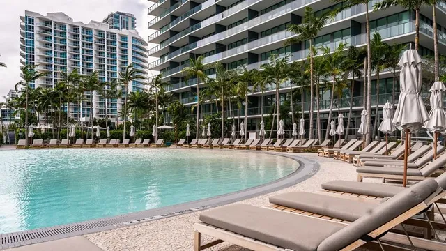$910,000 | 650 Northeast 32nd Street, Unit 2105, Miami, FL 33137